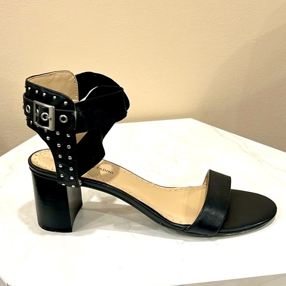 🔥Adrienne Vattadini Black Ankle Strap Block Heel Sandals🔥